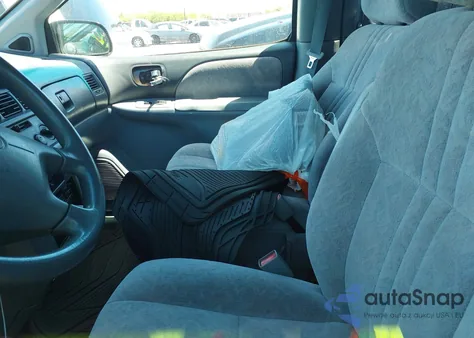 1998 Toyota Sienna Le from USA, damaged, VIN 4T3ZF13C3WU030499